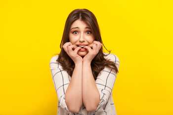 Woman scared of writing a blog for business Woman scared of writing a blog for business